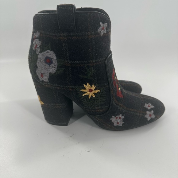 Indigo Rd. Flannel Plaid Floral Embroidered Ankle Booties Gray Multicolor 9 - Picture 3 of 7